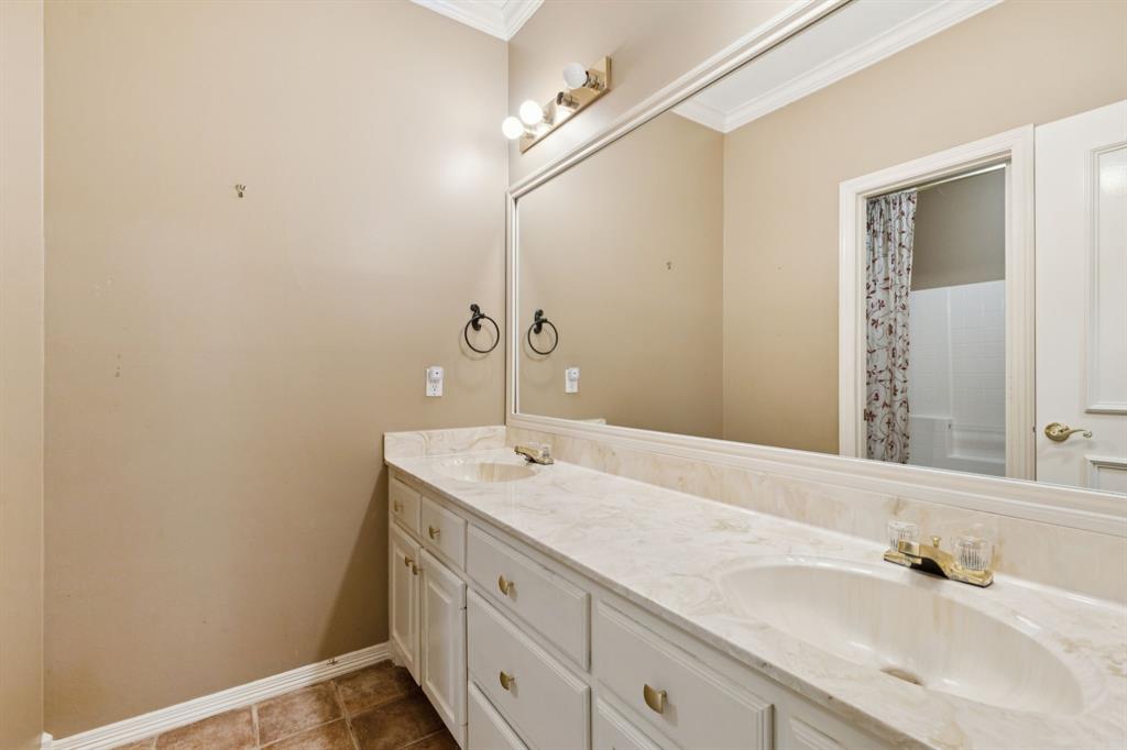 1250 Eubanks Road Seagoville, TX 75159 - Photo 28 of 40 Secondary Bathroom #1