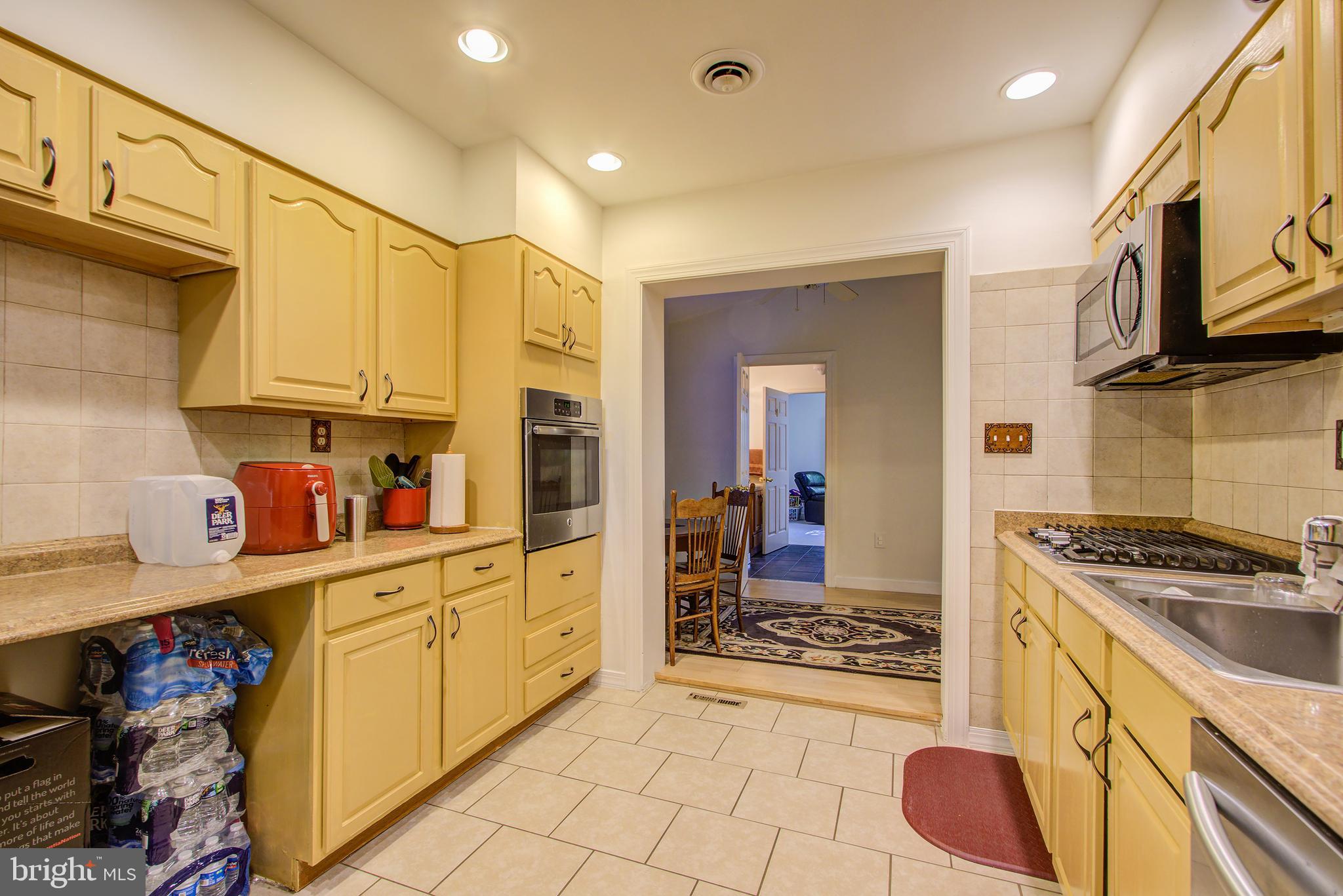 12600 Old Fort Road Fort Washington, MD 20744 - Photo 21 of 46 Kitchen - Main House