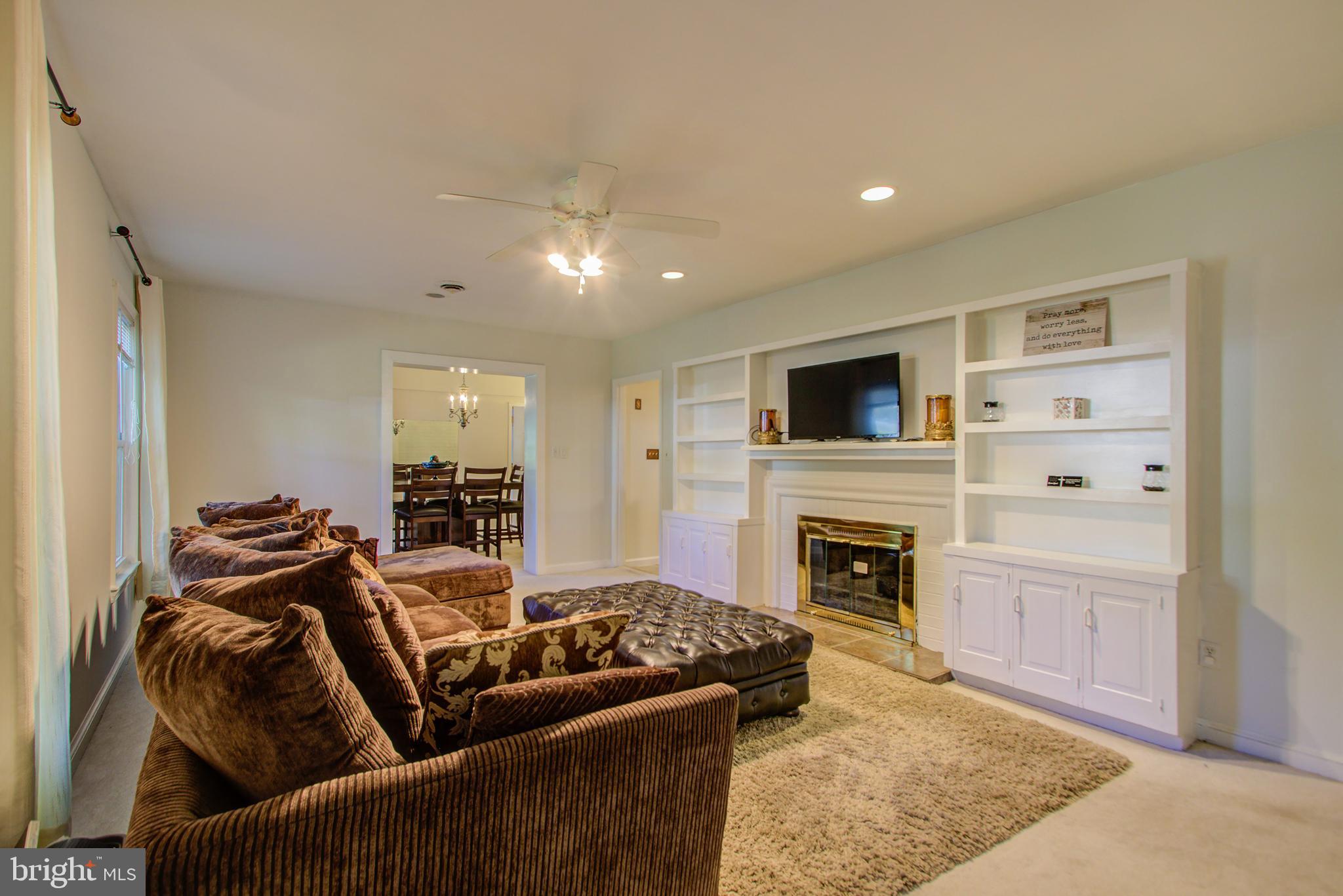 12600 Old Fort Road Fort Washington, MD 20744 - Photo 5 of 46 Living Room with Gas Fireplace/Built-ins