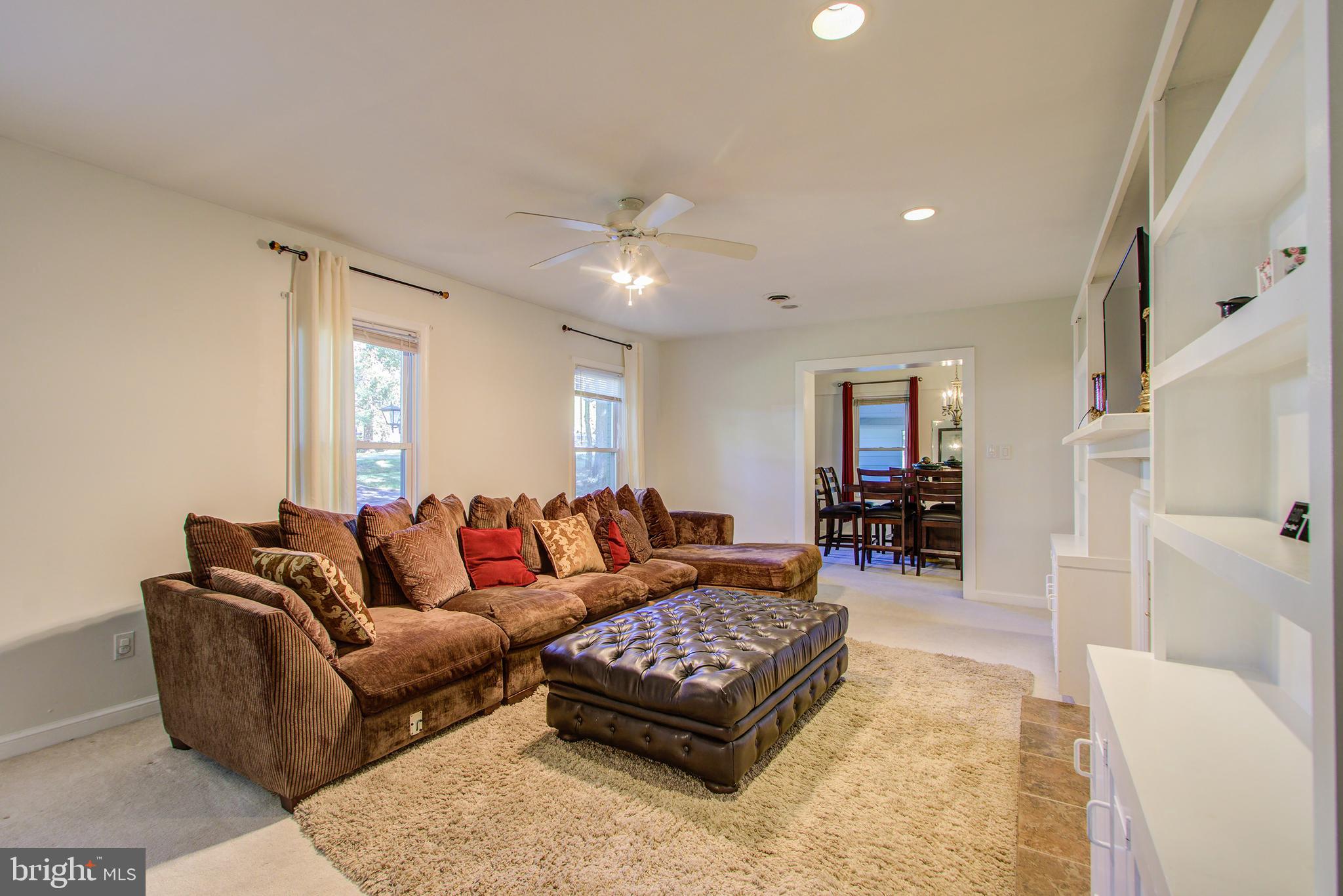 12600 Old Fort Road Fort Washington, MD 20744 - Photo 6 of 46 Living Room - Main House