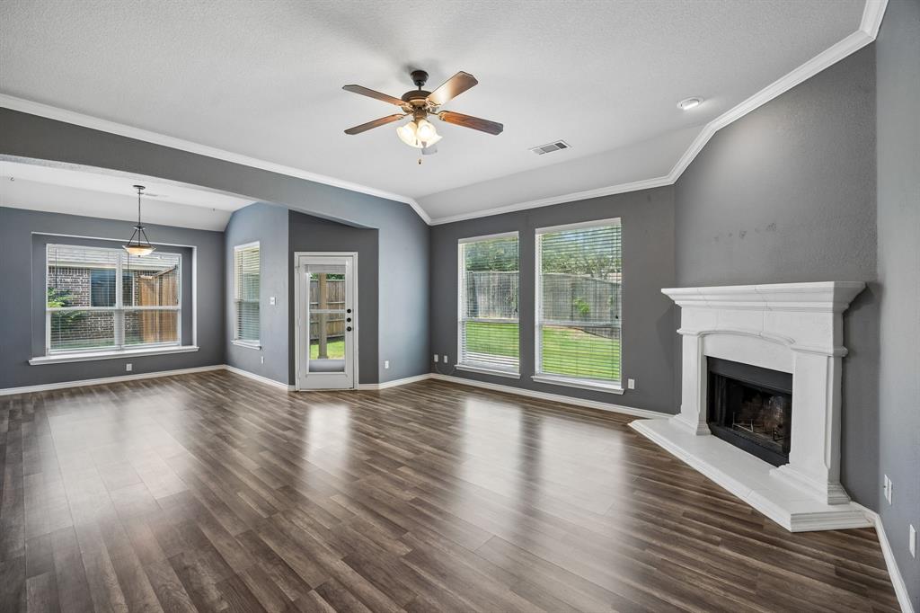 425 Corriente Trail Azle, TX 76020 - Photo 3 of 29