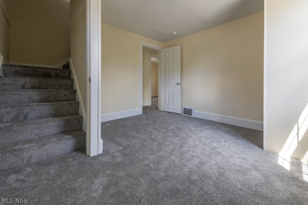 1048 Elbon Road Cleveland, OH 44121 - Photo 21 of 32