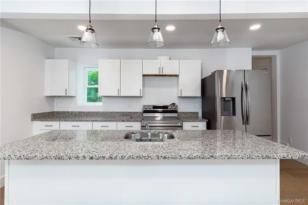 $2,400 | 681 Highway 216, Unit 2, Poughquag, NY 12570