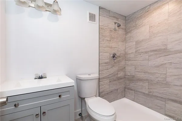 $2,400 | 681 Highway 216, Unit 2, Poughquag, NY 12570