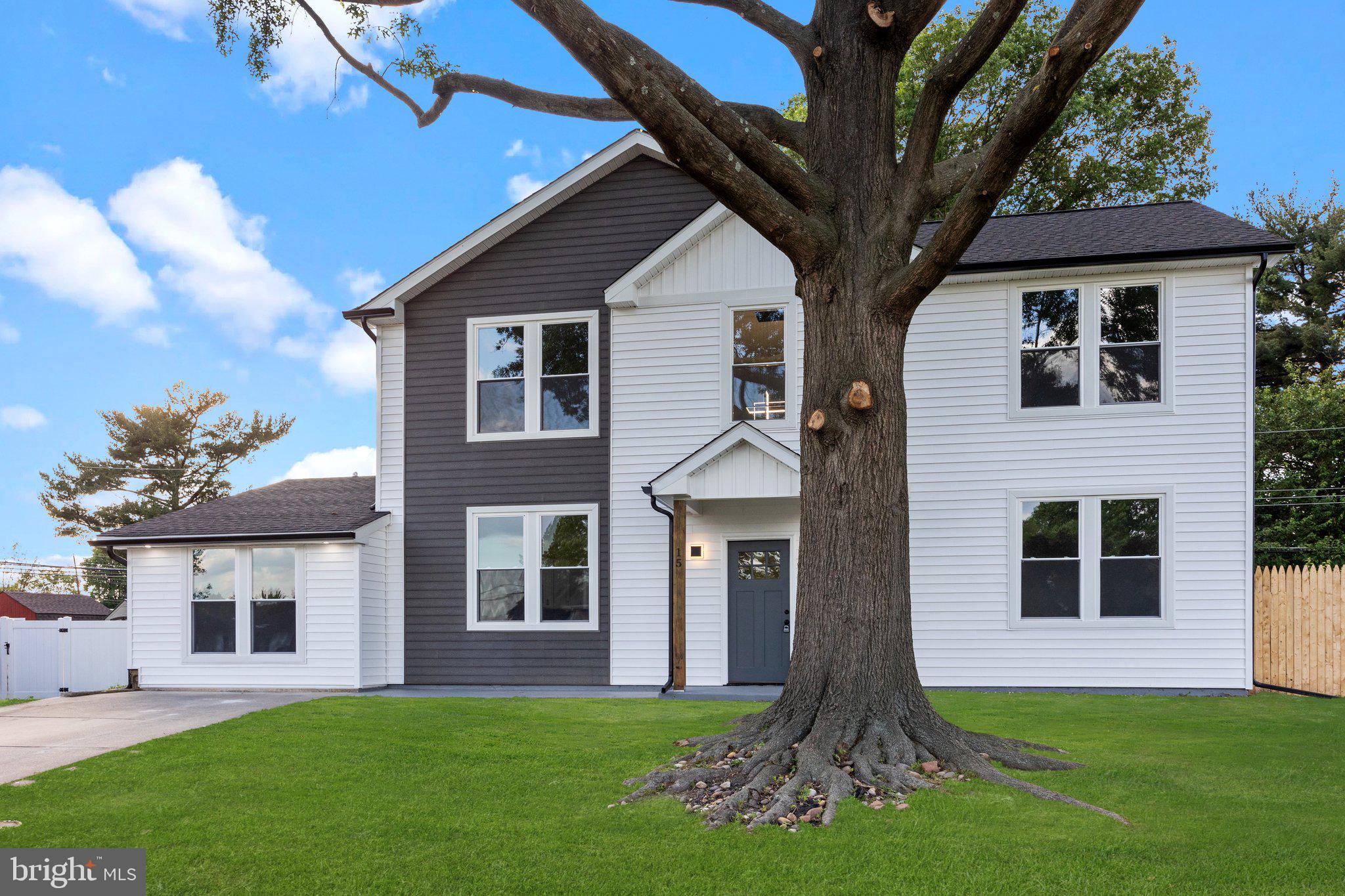 15 Basswood Road Levittown, PA 19057 - Photo 2 of 48