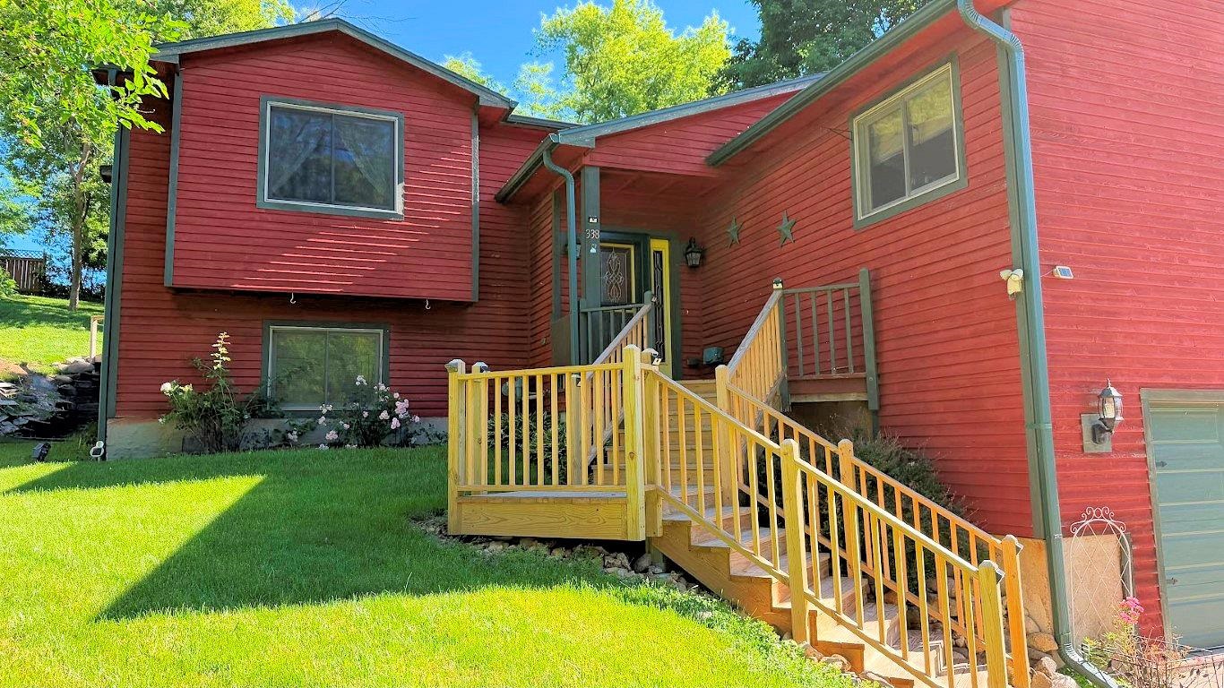 338 South Street DeForest, WI 53532 - Photo 4 of 77