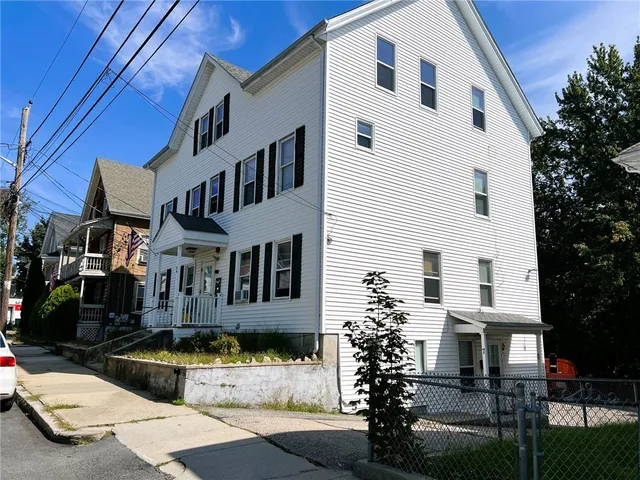 $1,450 | 44 Summit Street, Unit 4, Woonsocket, RI 02895