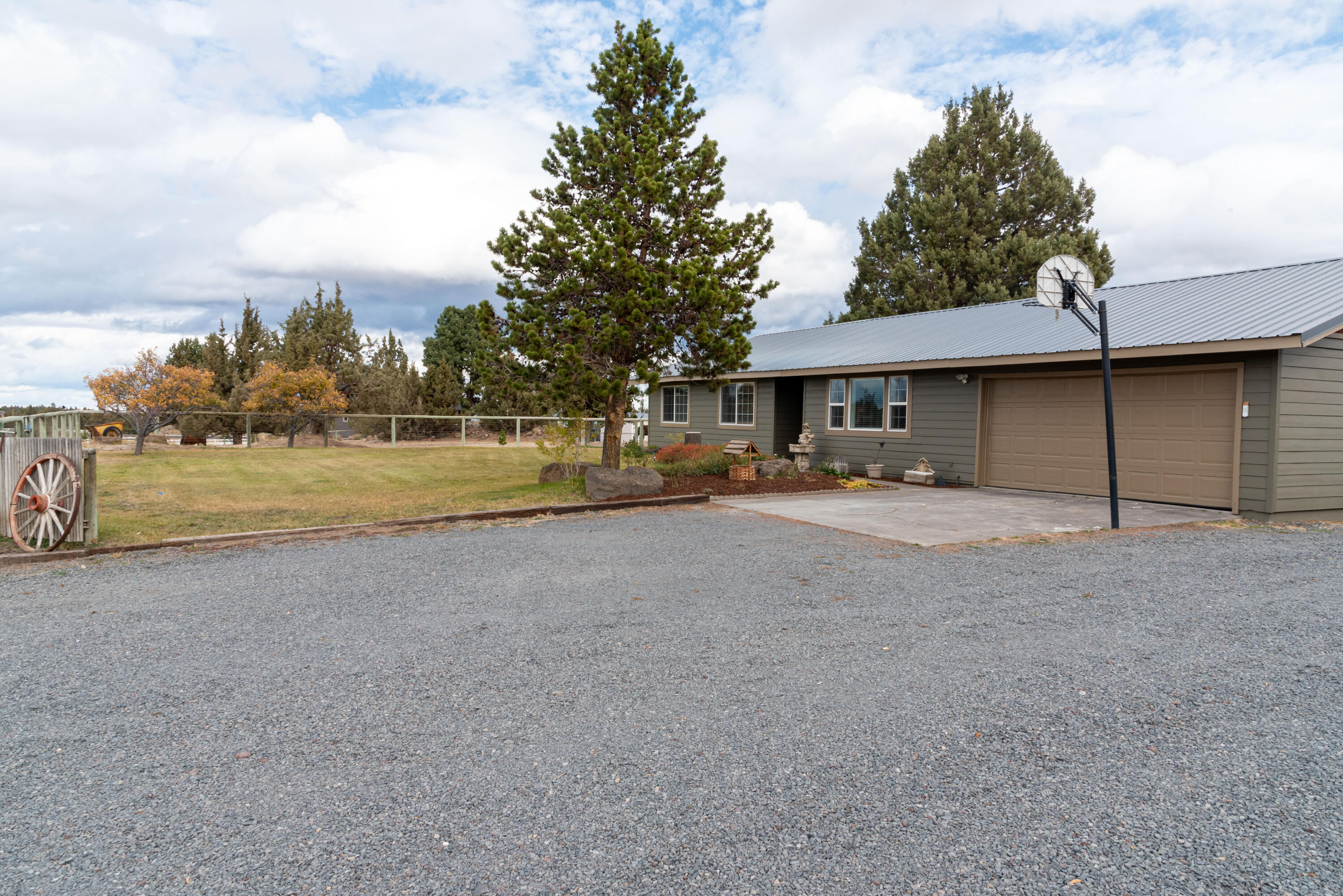 61136 Ropp Lane Bend, OR 97702 - Photo 7 of 75 DSC_5813
