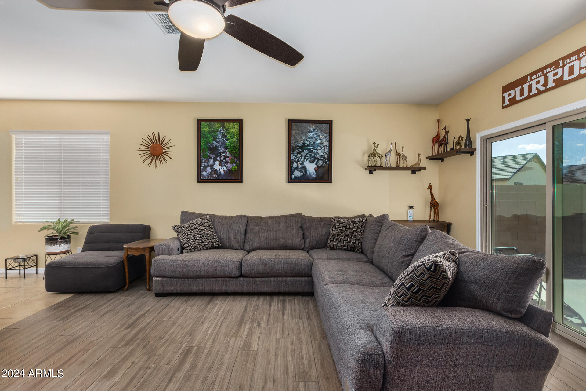 7718 West Carter Road Laveen, AZ 85339 - Photo 4 of 23 Spacious great room