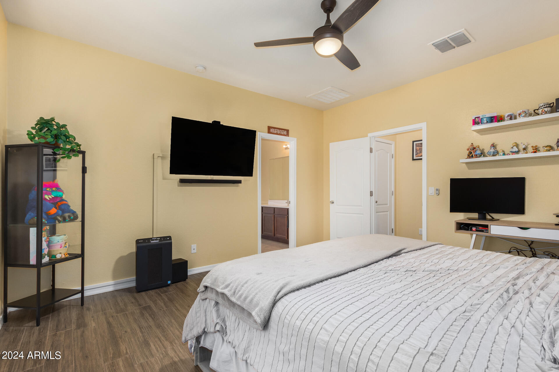 7718 West Carter Road Laveen, AZ 85339 - Photo 6 of 23 Ensuite master