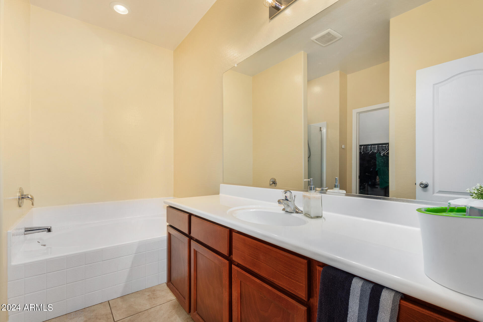 7718 West Carter Road Laveen, AZ 85339 - Photo 10 of 23 Ensuite master