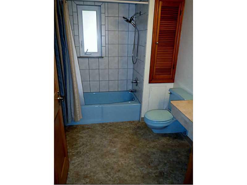 2089 Ridge Rd Extension Economy, PA 15003 - Photo 16 of 25 Full Bath.