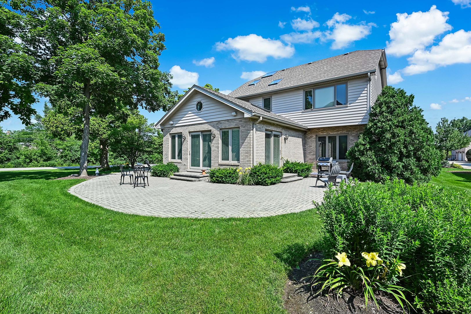 27 Garfield Ridge Court Willowbrook, IL 60527 - Photo 30 of 34 Gallery Image 30