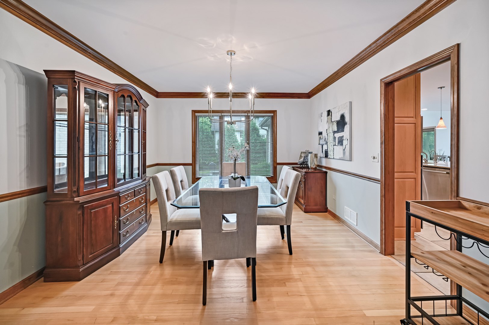 27 Garfield Ridge Court Willowbrook, IL 60527 - Photo 7 of 34 Gallery Image 7