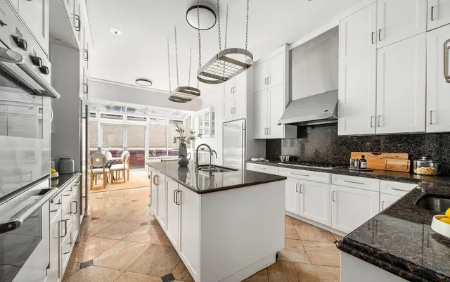 $16,000,000 | 51 East 67th Street | Lenox Hill