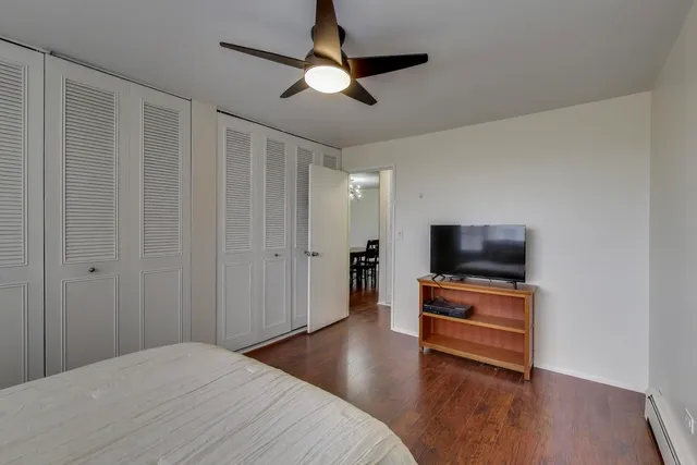 $195,000 | 5506 Lincoln Avenue, Unit A521, Morton Grove, IL 60053