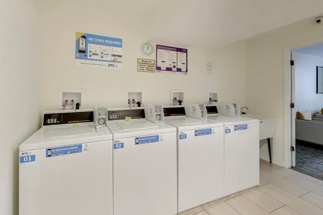 $195,000 | 5506 Lincoln Avenue, Unit A521, Morton Grove, IL 60053