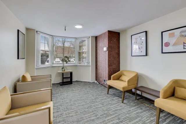 $195,000 | 5506 Lincoln Avenue, Unit A521, Morton Grove, IL 60053