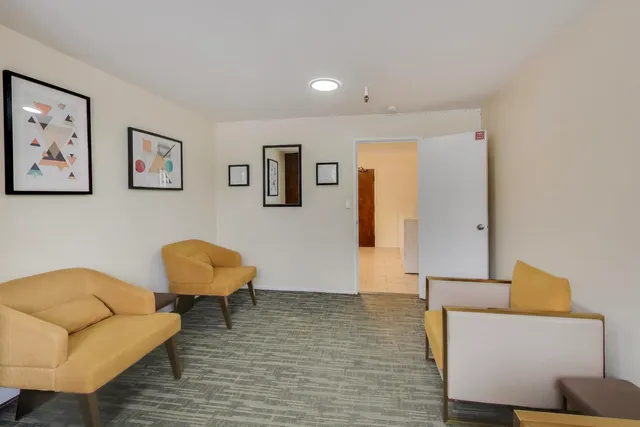 $195,000 | 5506 Lincoln Avenue, Unit A521, Morton Grove, IL 60053