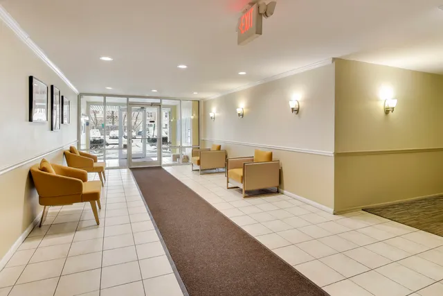 $195,000 | 5506 Lincoln Avenue, Unit A521, Morton Grove, IL 60053