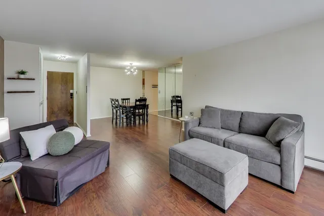 $195,000 | 5506 Lincoln Avenue, Unit A521, Morton Grove, IL 60053