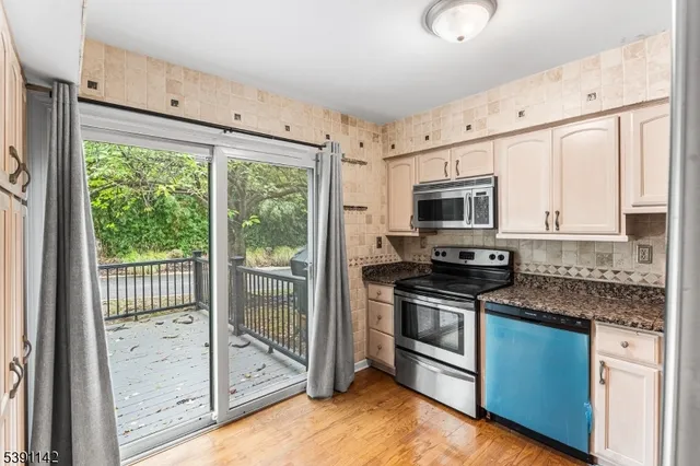 $455,000 | 55 Cherrywood Drive, Somerset, NJ 08873