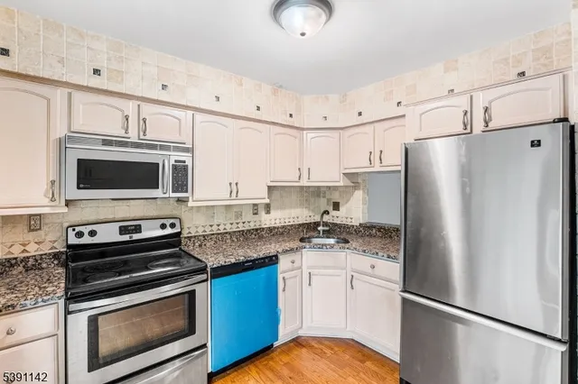 $455,000 | 55 Cherrywood Drive, Somerset, NJ 08873