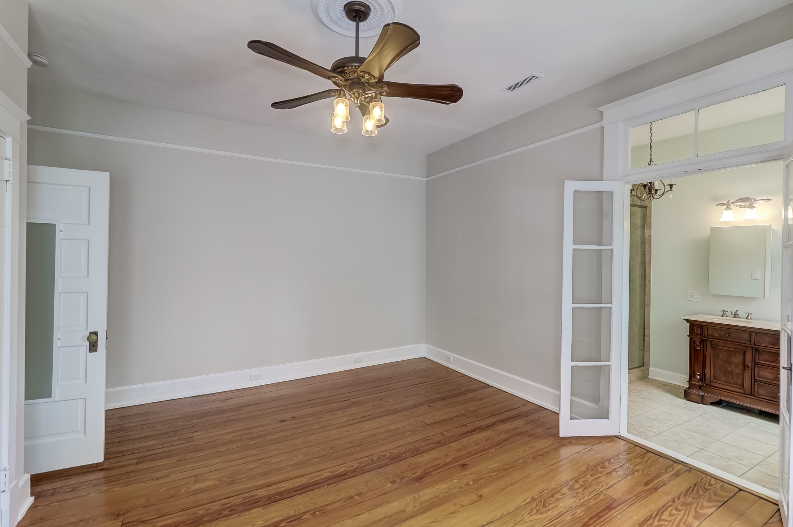 10 Colonial Street Charleston, SC 29401 - Photo 29 of 58 10 Colonial (21)