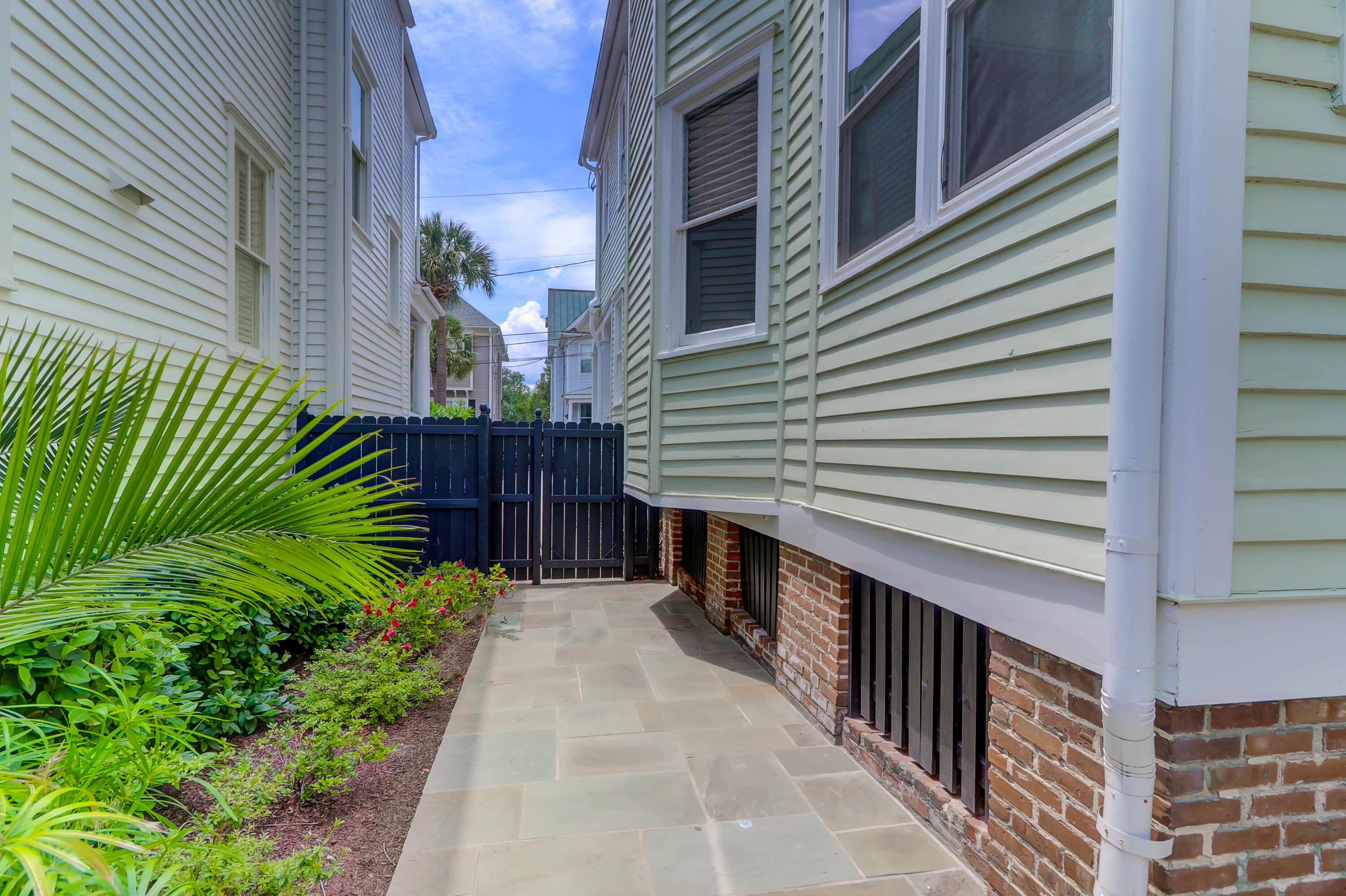 10 Colonial Street Charleston, SC 29401 - Photo 53 of 58 10 Colonial (44)