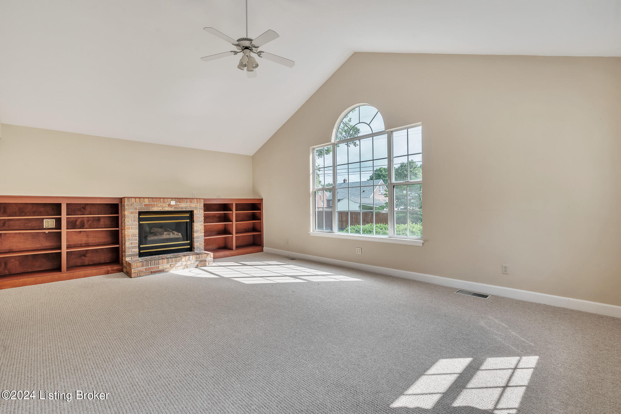 3035 Beaumont Road Louisville, KY 40205 - Photo 12 of 34 DSC09310