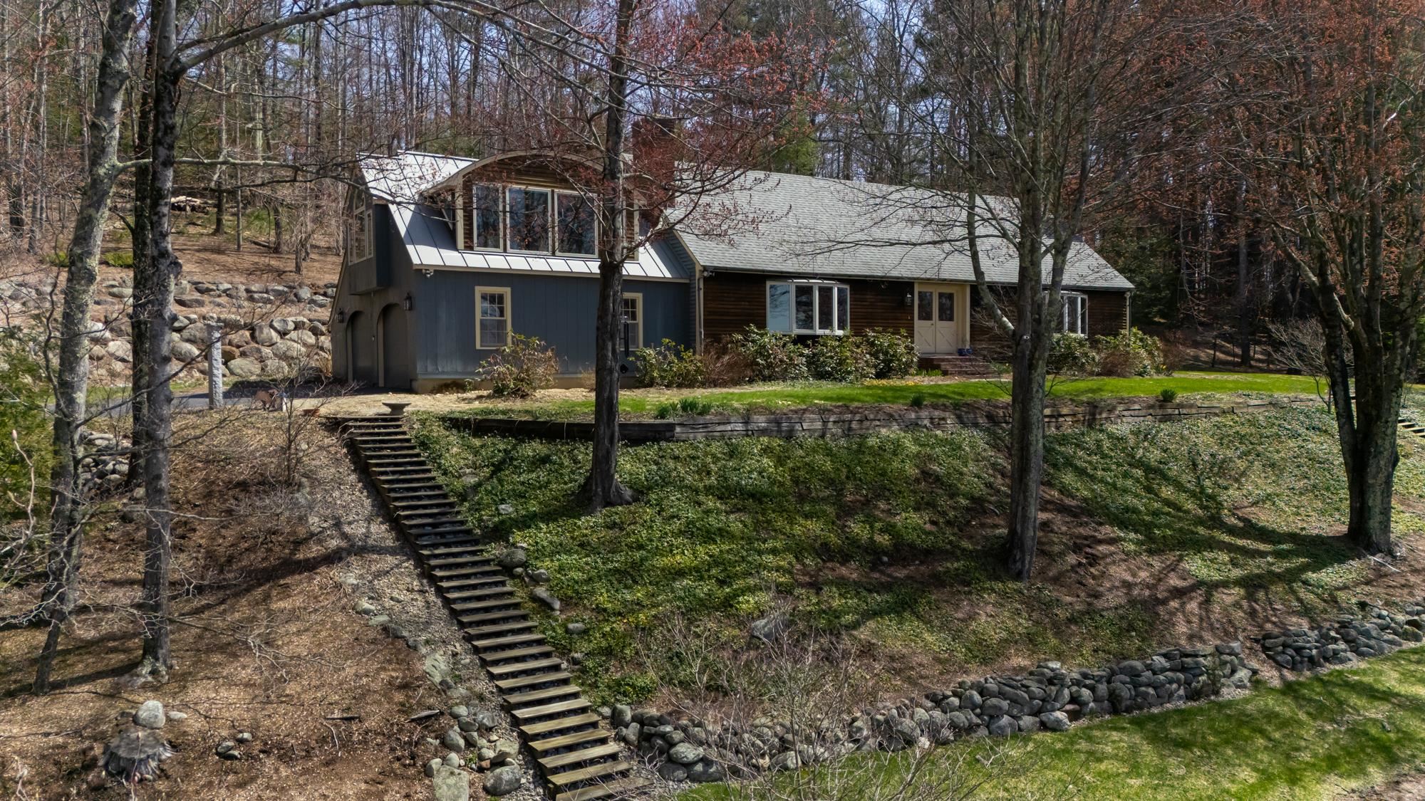 19 Highland Drive Amherst, NH 03031 - Photo 2 of 38