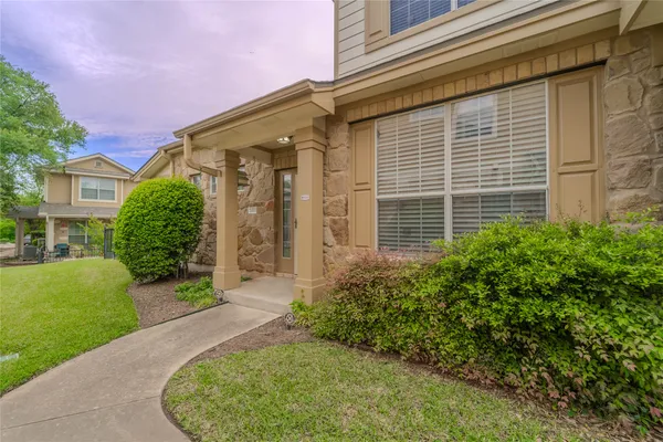 $300,000 | 16100 South Great Oaks Drive, Unit 2003, Round Rock, TX 78681