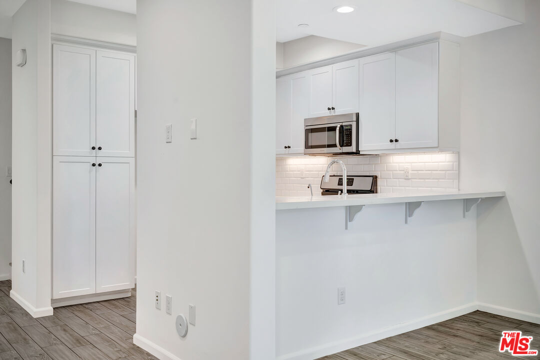 15215 West Fred Way Van Nuys, CA 91405 - Photo 11 of 31