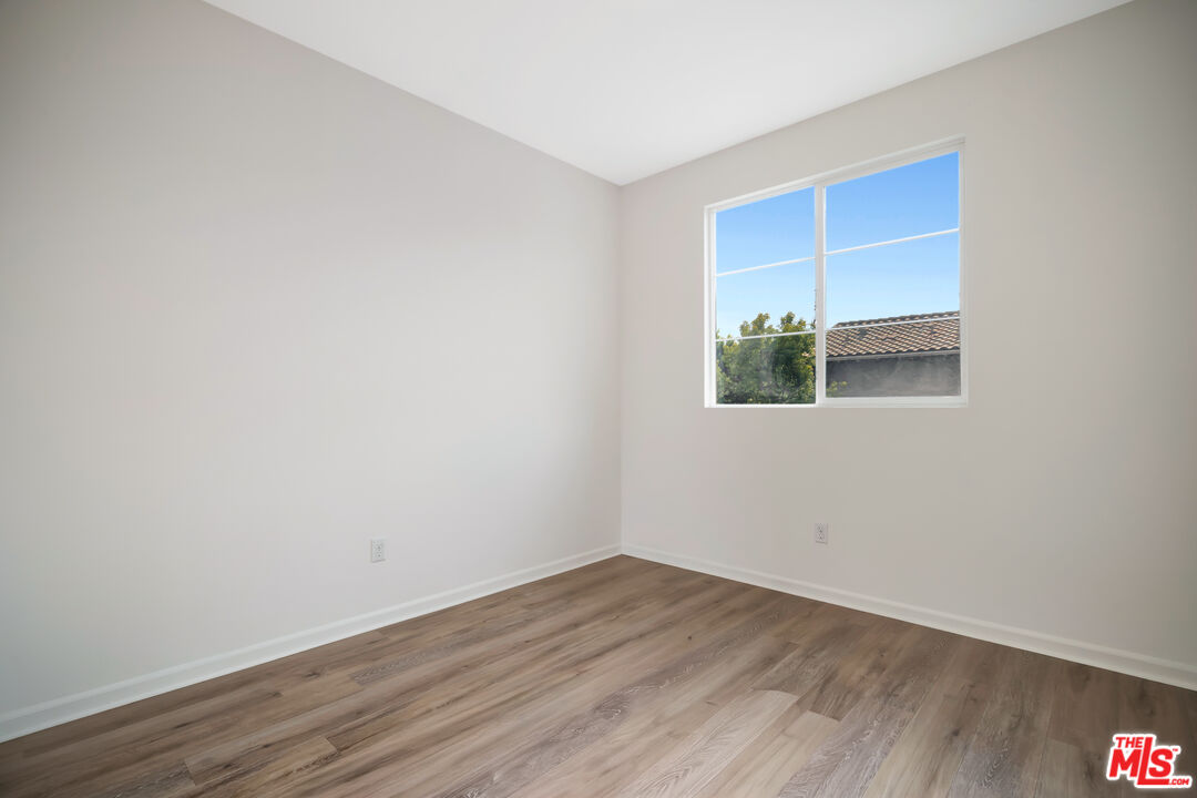 15215 West Fred Way Van Nuys, CA 91405 - Photo 22 of 31