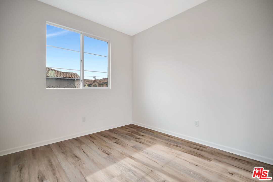 15215 West Fred Way Van Nuys, CA 91405 - Photo 24 of 31