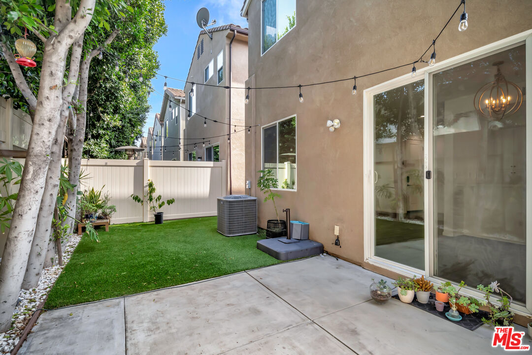 15215 West Fred Way Van Nuys, CA 91405 - Photo 28 of 31