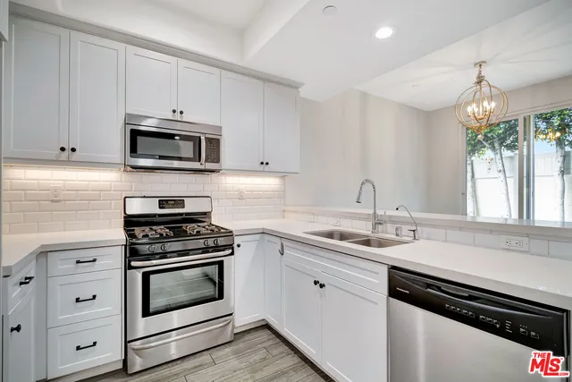 $778,000 | 15215 West Fred Way, Van Nuys, CA 91405