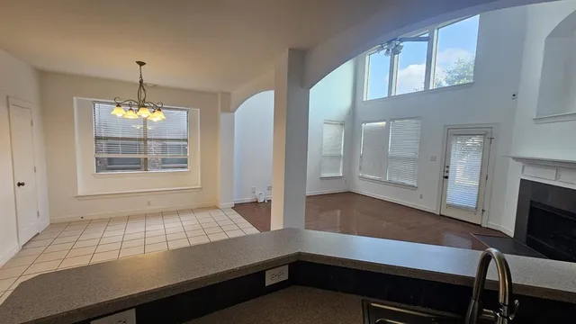 a view of livingroom with furniture