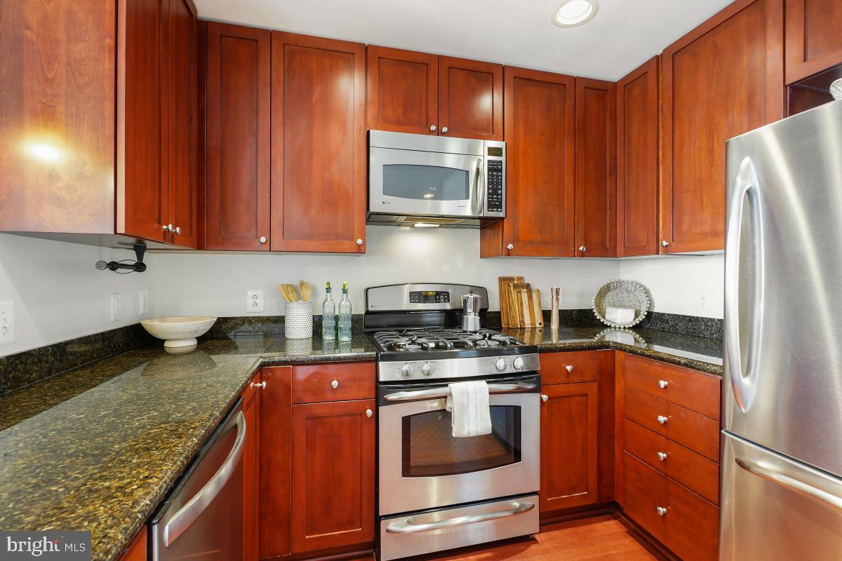3650 South Glebe Road, Unit 653 Arlington, VA 22202 - Photo 11 of 46