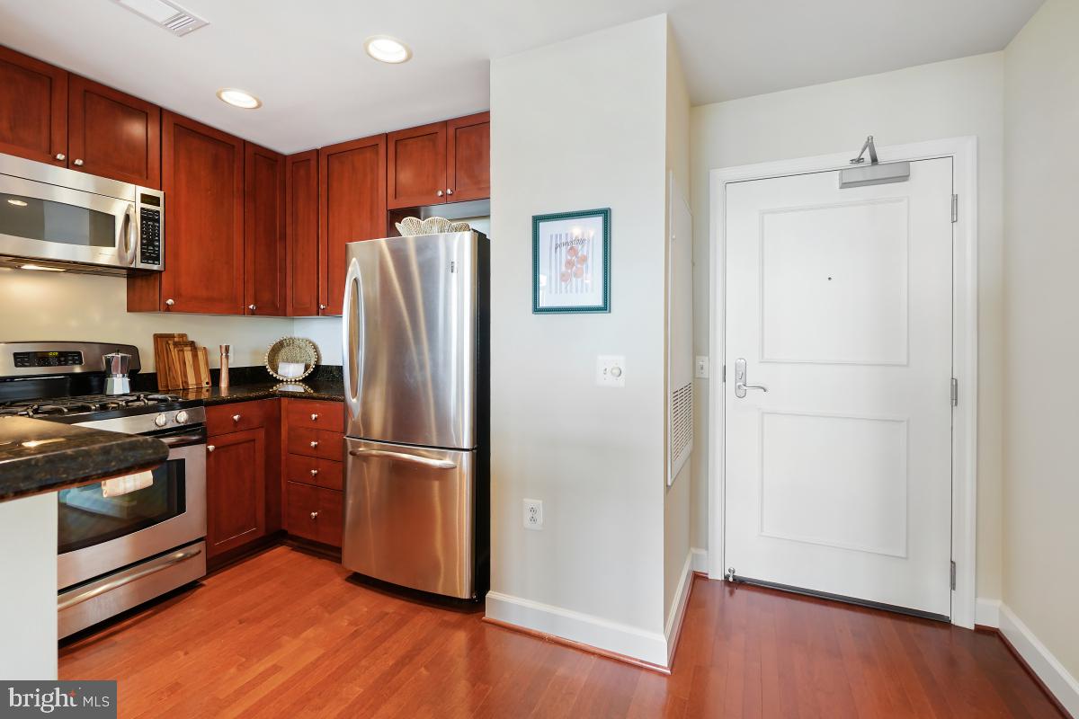 3650 South Glebe Road, Unit 653 Arlington, VA 22202 - Photo 8 of 46