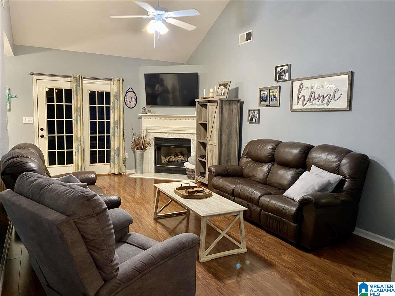 829 Meriweather Drive Calera, AL 35040 - Photo 4 of 9