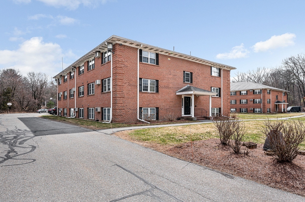 18 Leonard Road, Unit 18 Boxborough, MA 01719 - Photo 1 of 17