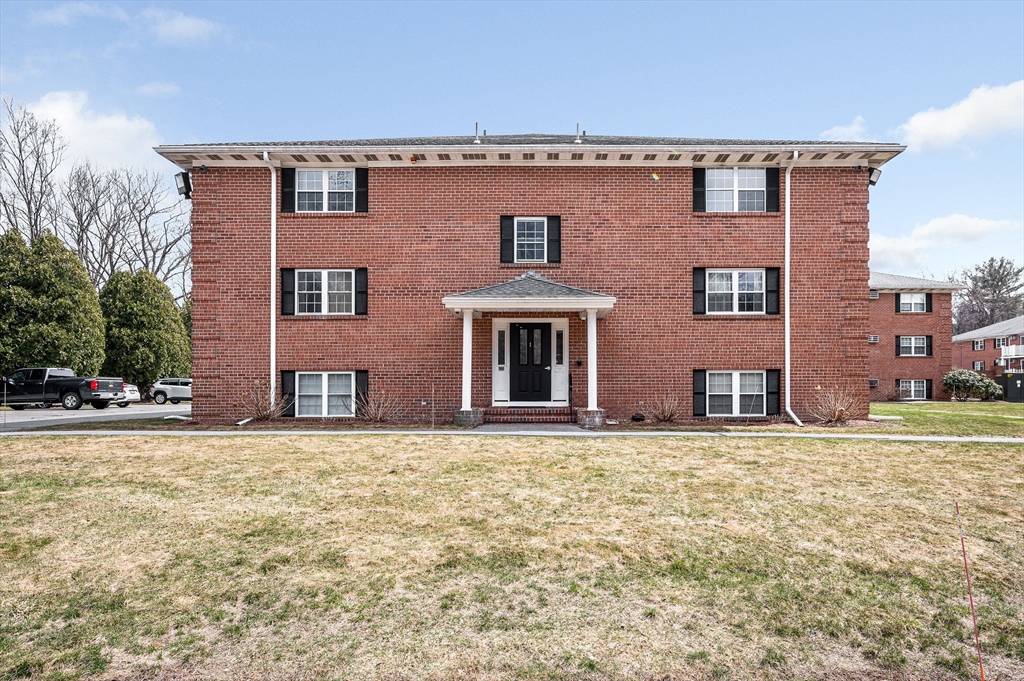 18 Leonard Road, Unit 18 Boxborough, MA 01719 - Photo 2 of 17