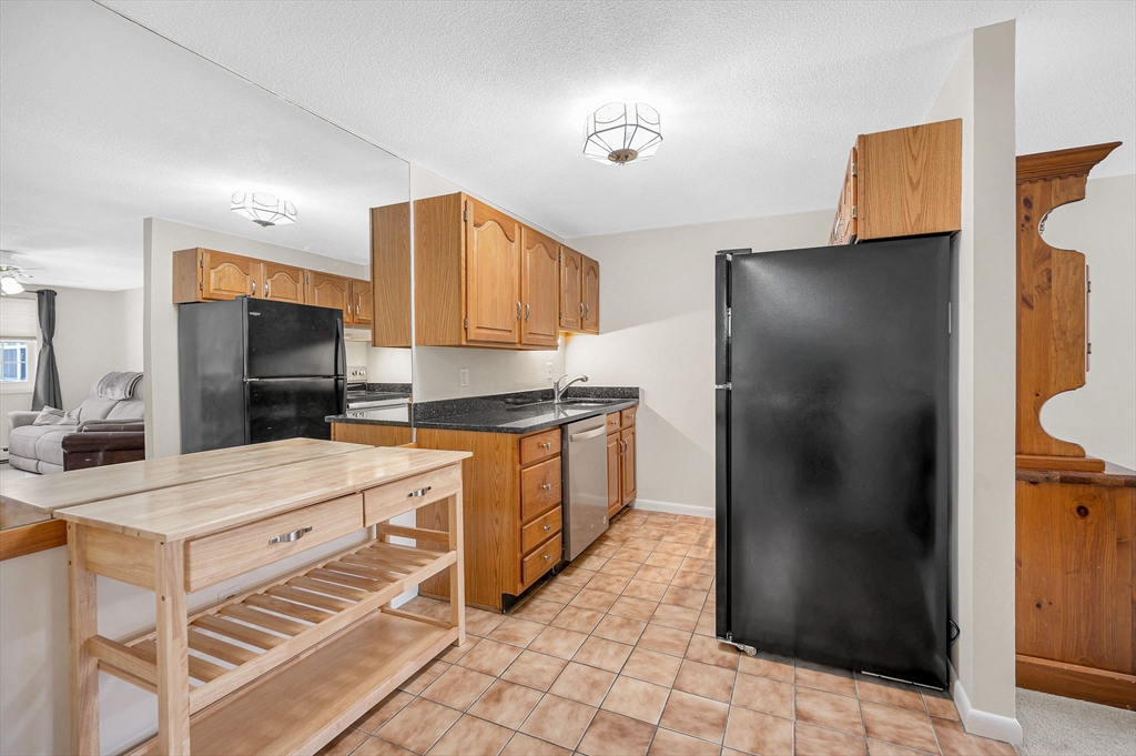 18 Leonard Road, Unit 18 Boxborough, MA 01719 - Photo 3 of 17