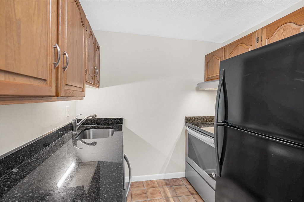 18 Leonard Road, Unit 18 Boxborough, MA 01719 - Photo 4 of 17