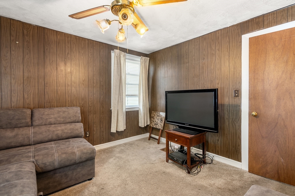 25 Curve Street Newton, MA 02465 - Photo 21 of 40