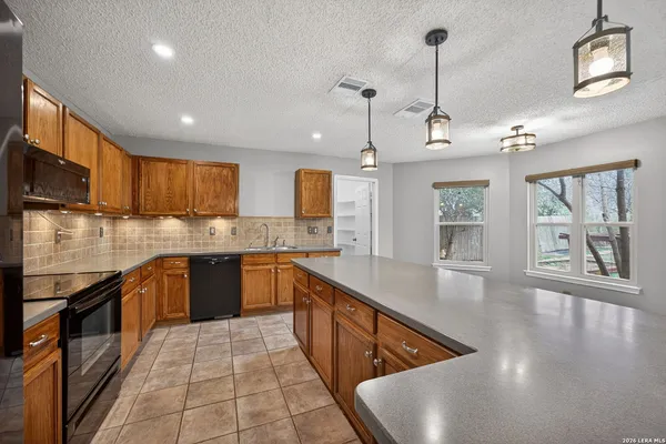 $2,200 | 7019 Jade Field, San Antonio, TX 78240