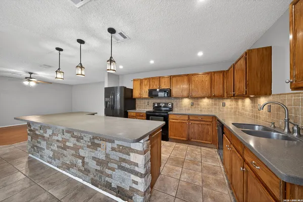 $2,200 | 7019 Jade Field, San Antonio, TX 78240