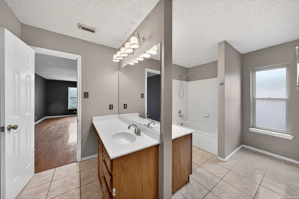 $2,200 | 7019 Jade Field, San Antonio, TX 78240