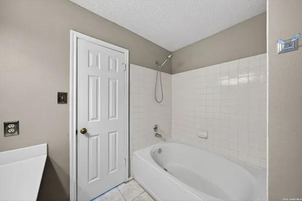 $2,200 | 7019 Jade Field, San Antonio, TX 78240